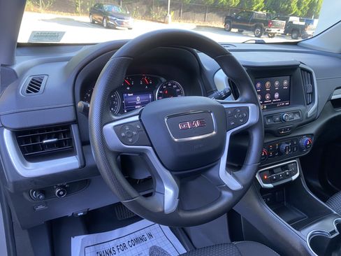 Used 2023 GMC Terrain SLE w/ Driver Convenience Package AWD/4WD image 17