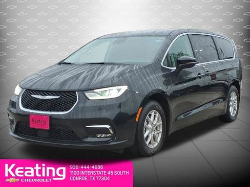Used 2023 Chrysler Pacifica Touring-L FWD image 8