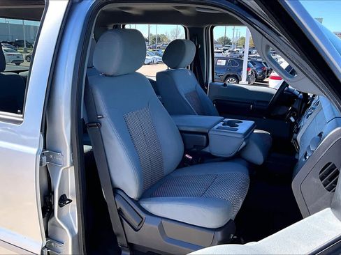 Used 2015 Ford F250 XLT w/ XLT Interior Package image 7