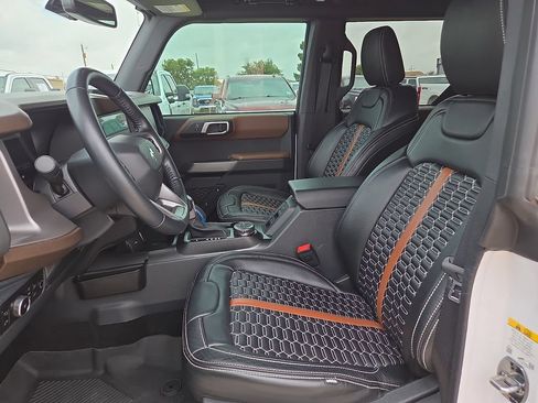Used 2023 Ford Bronco Outer Banks AWD/4WD image 17