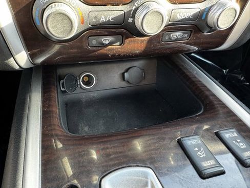 Used 2014 Nissan Pathfinder SL image 16