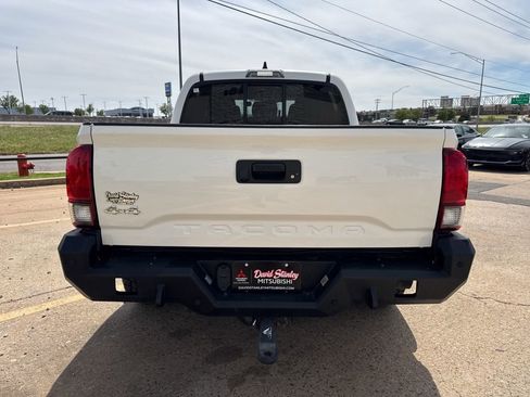 Used 2020 Toyota Tacoma SR image 5