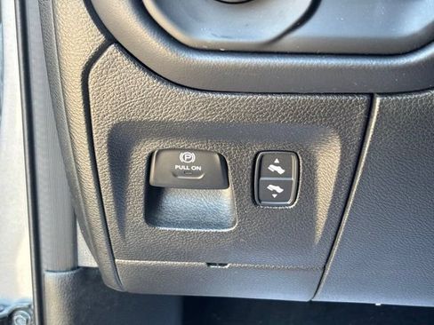 Used 2022 RAM 1500 Limited AWD/4WD image 15