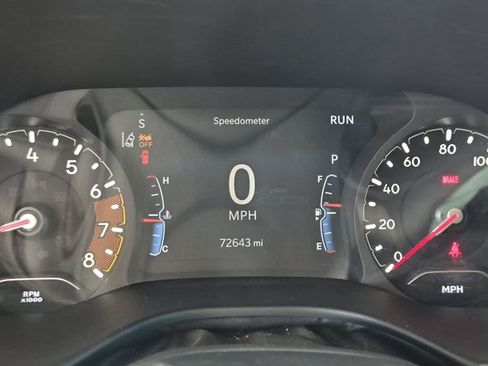 Used 2023 Jeep Compass Latitude w/ Sun and Sound Group AWD/4WD image 9