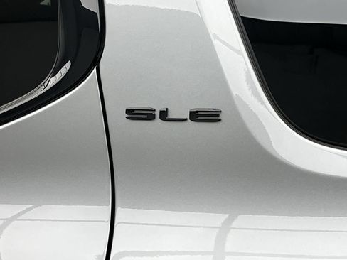 Certified 2023 GMC Acadia SLE w/ Driver Convenience Package image 33