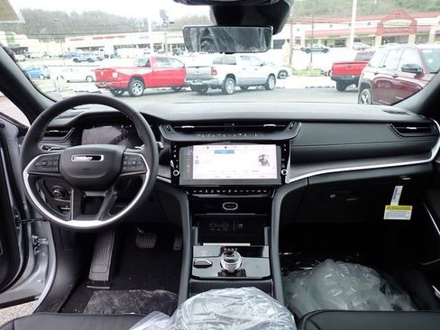 New 2026 Jeep Grand Cherokee L Limited AWD/4WD image 14
