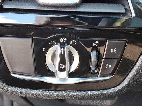 Used 2022 BMW 540i xDrive w/ Executive Package image 28