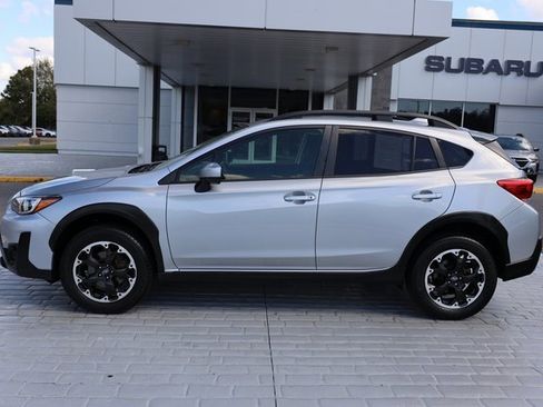 Used 2023 Subaru Crosstrek 2.0i Premium image 2
