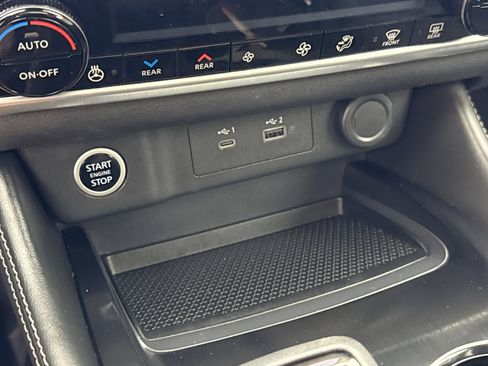 Used 2023 Nissan Rogue SL w/ SL Premium Package image 21