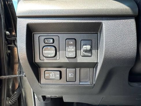 Used 2021 Toyota Tundra SR5 AWD/4WD image 15