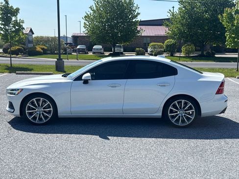 Used 2021 Volvo S60 T6 Momentum w/ Premium Package AWD/4WD image 4