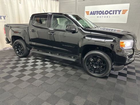 Used 2022 GMC Canyon Denali w/ Denali Black Edition Package AWD/4WD image 2