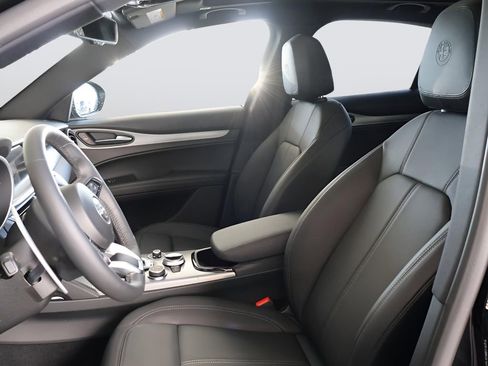 New 2025 Alfa Romeo Stelvio Sprint image 39