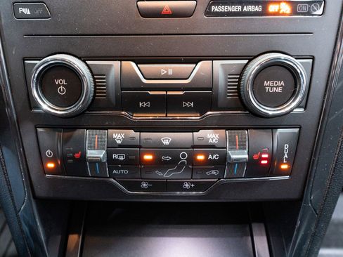 Used 2019 Ford Explorer XLT w/ Equipment Group 202A image 21