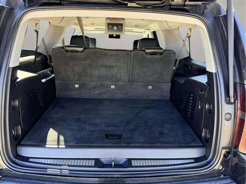 Used 2017 Chevrolet Suburban Premier image 14