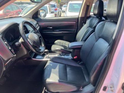 Used 2019 Mitsubishi Outlander SEL image 9
