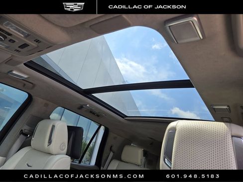 Used 2022 Cadillac Escalade Sport Platinum AWD/4WD image 5