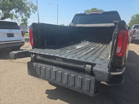 Used 2021 GMC Sierra 1500 SLT AWD/4WD image 19