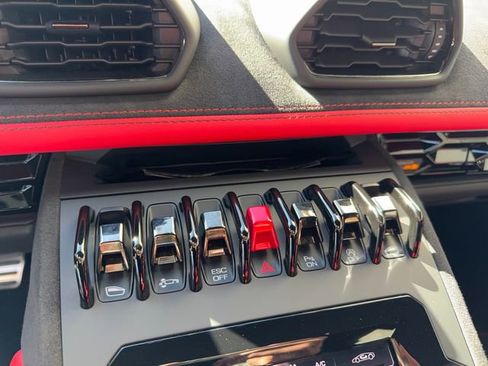 Used 2023 Lamborghini Huracan Tecnica image 20