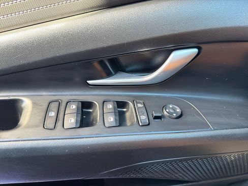 Certified 2022 Hyundai Elantra SEL image 20