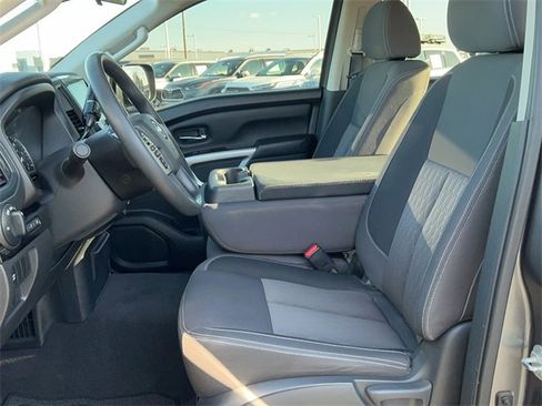 Used 2023 Nissan Titan SV image 14