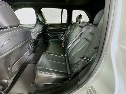 Used 2022 Jeep Grand Cherokee Overland image 14