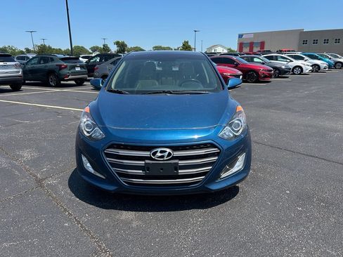 Used 2016 Hyundai Elantra GT w/ Option Group 03 FWD image 4