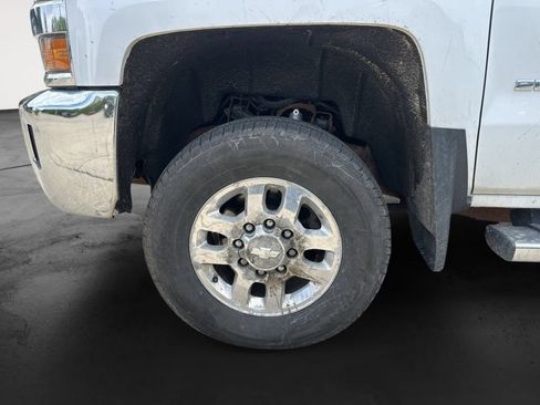 Used 2015 Chevrolet Silverado 2500 LT AWD/4WD image 16
