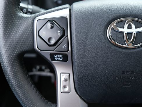 Used 2022 Toyota 4Runner SR5 Premium w/ Moonroof Package AWD/4WD image 26