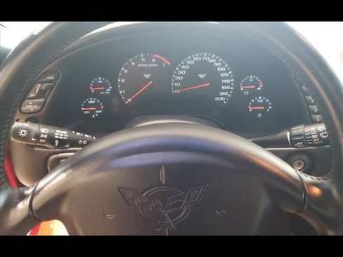 Used 2000 Chevrolet Corvette Base w/ Performance Handling Pkg image 17
