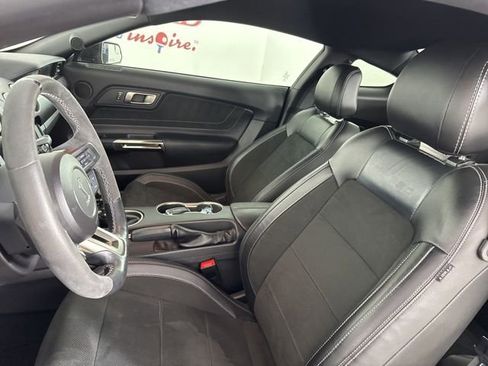 Used 2018 Ford Mustang Shelby GT350 w/ Convenience Package image 11