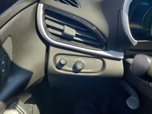Used 2018 Chevrolet Volt LT w/ Comfort Package FWD image 29