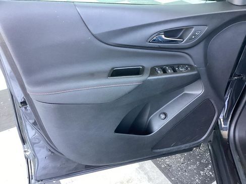 Used 2022 Chevrolet Equinox RS w/ LPO, Floor Liner Package FWD image 22