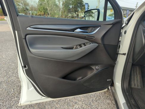 Used 2024 Buick Enclave Premium image 18