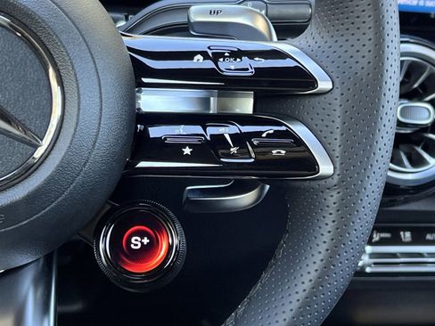 New 2025 Mercedes-Benz GLB 35 AMG 4MATIC image 31