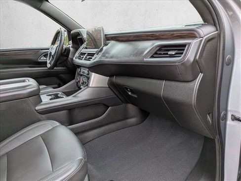 Used 2023 Chevrolet Suburban Z71 w/ Luxury Package AWD/4WD image 23