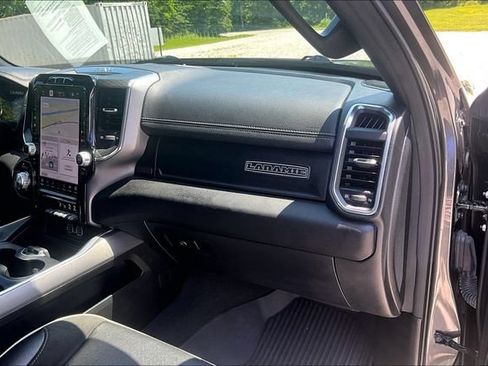 Used 2024 RAM 1500 Laramie AWD/4WD image 15