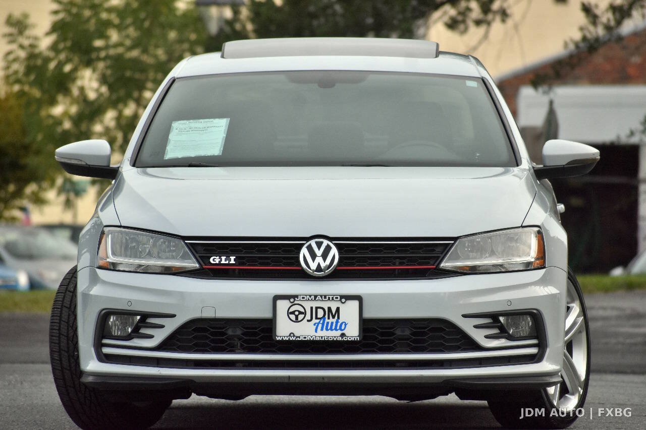 Used 2017 Volkswagen Jetta GLI FWD image 3