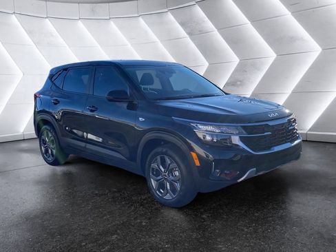 Used 2024 Kia Seltos LX image 1