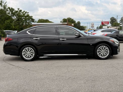 Used 2016 INFINITI Q70 L 3.7 RWD image 10
