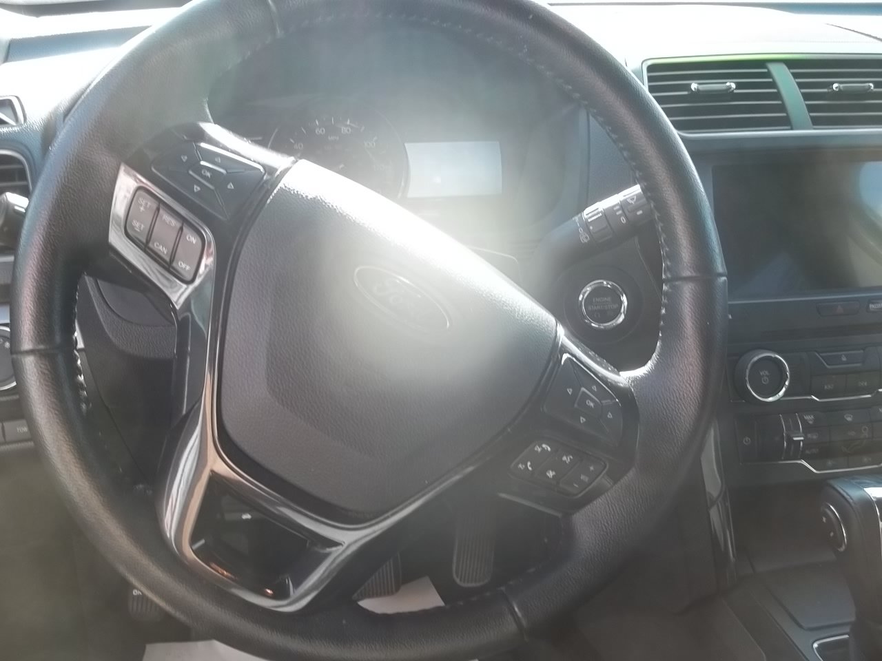 Used 2018 Ford Explorer XLT w/ Equipment Group 202A AWD/4WD image 6