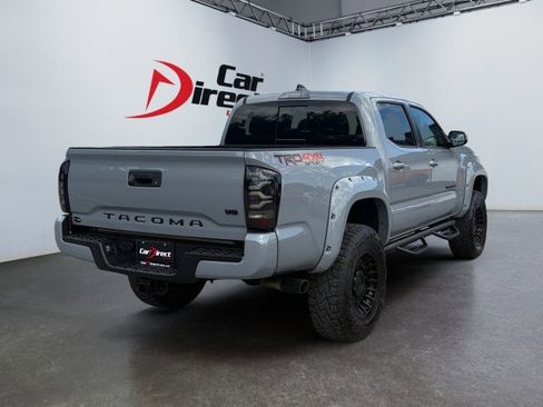 Used 2020 Toyota Tacoma TRD Sport w/ Blackout Package AWD/4WD image 5