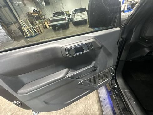 Used 2025 Ford Bronco Outer Banks AWD/4WD image 19