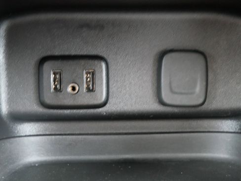 Used 2018 Chevrolet Equinox LT image 29