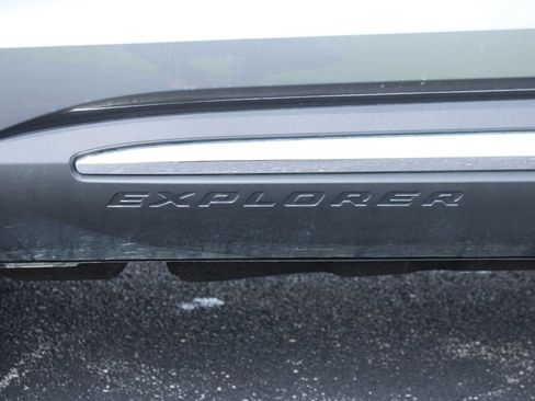 Used 2025 Ford Explorer Active w/ Active Comfort Package AWD/4WD image 6