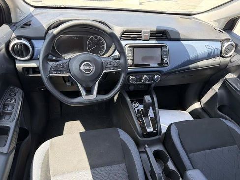 Used 2025 Nissan Versa SV FWD image 9