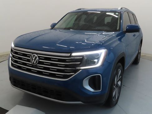 New 2025 Volkswagen Atlas SEL image 9