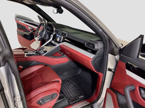 Used 2022 Lamborghini Urus AWD/4WD image 30