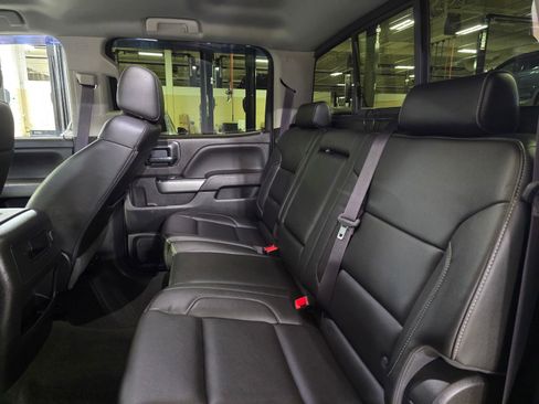 Used 2017 Chevrolet Silverado 1500 LTZ Z71 w/ Midnight Edition AWD/4WD image 17