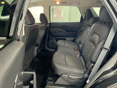 Used 2023 Nissan Pathfinder SV FWD image 18